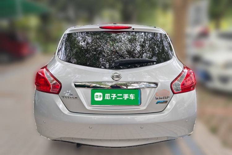 Used Nissan Tiida 2013 1.6L CVT Cool Cafe Edition
