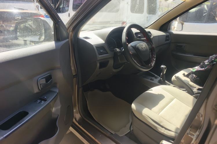 Used Wuling Hongguang 2015 1.5L S Basic Version China V Standard Driver Seat