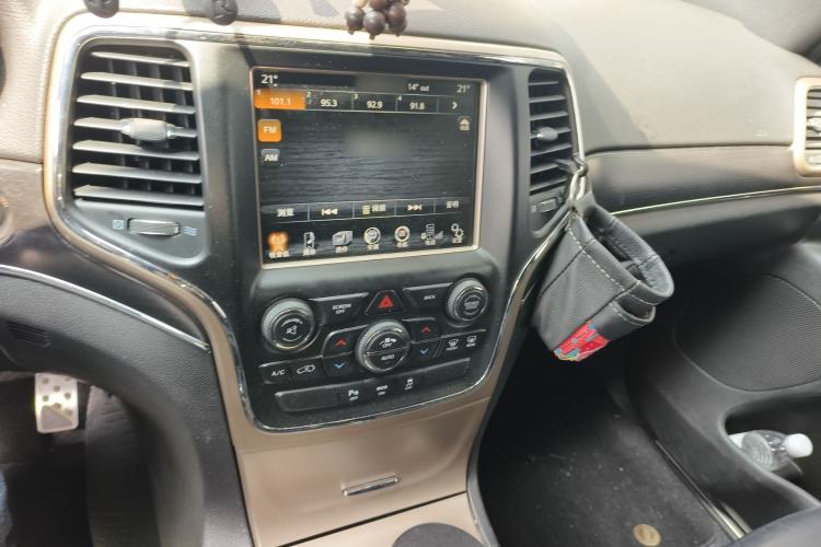 Used Jeep Grand Cherokee 2014 3.0TD Diesel Comfort Navigation Version Audio And AC Panel