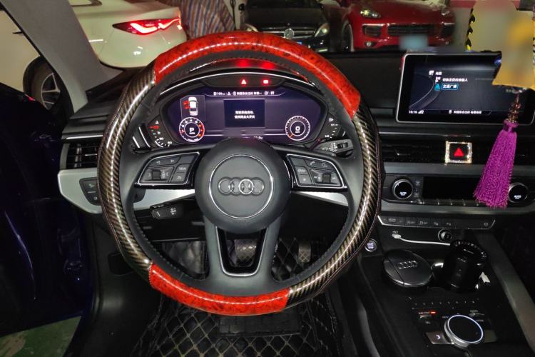 Used Audi A4L 2019 40 TFSI Fashion Version China V Steering Wheel