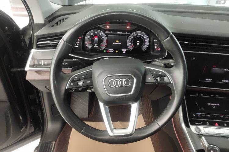 Used Audi Q7 2021 55 TFSI quattro S line Sport model
