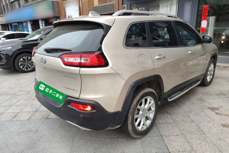 Used Jeep Cherokee 2017 2.4L Leading Edition
