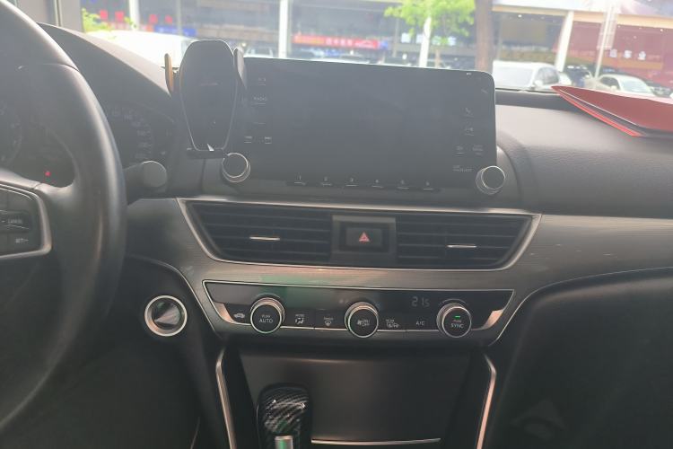 Used Honda Accord 2018 260TURBO Elite Edition China VI Center Console