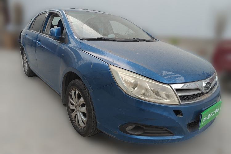 Used BYD Surui 2012 1.5L Manual Luxury Version Front Right 45 Deg