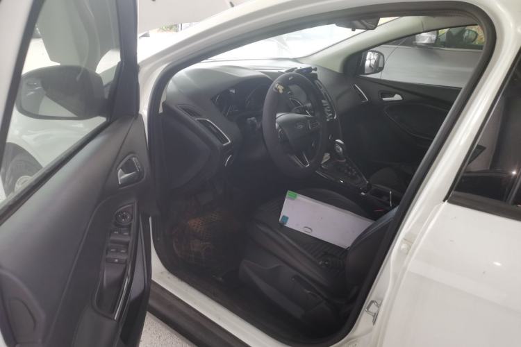 Used Ford Focus 2018 Hatchback Classic 1.6L Automatic Trendy SmartDrive Edition
