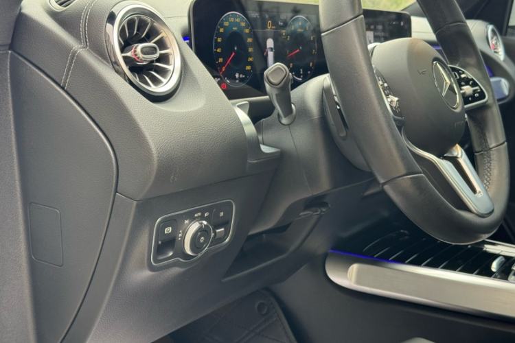 Used Mercedes-Benz GLB 2020 Updated GLB 200 Dynamic Edition Interior 3