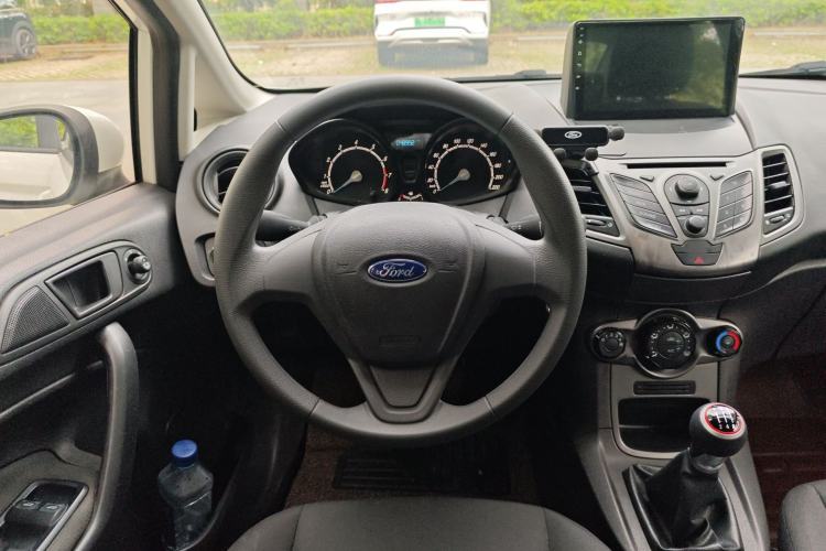 Used Ford Fiesta 2013 Sedan 1.5L Manual Fashion Edition
