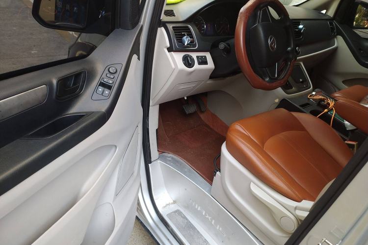 Used SAIC MAXUS G10 2014 2.0T Automatic Elite Edition Driver Seat