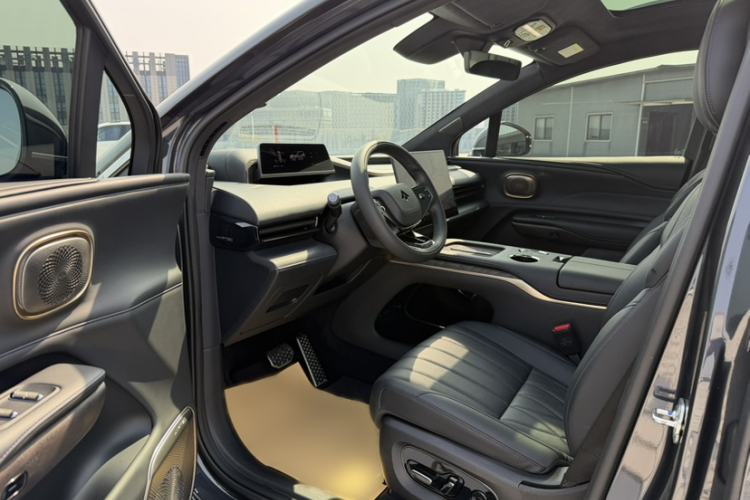 Used Hyptec HL 2025 700 Ultra Six-Seater All-Wheel-Drive LiDAR Version