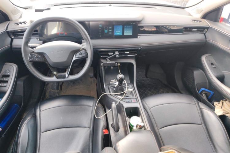 Used Roewe i5 2023 1.5L Manual Excellence Edition Center Console