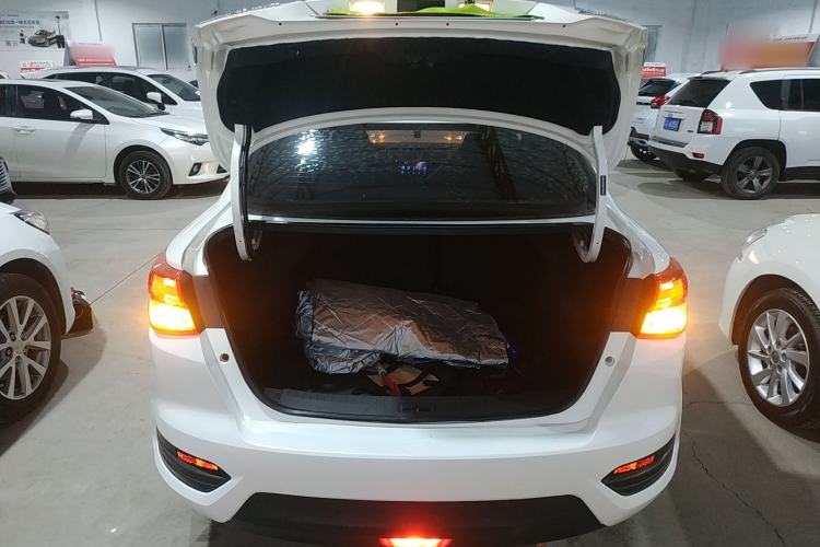 Used Nissan Lannia 2019 1.6L CVT Cool Edition China VI Trunk