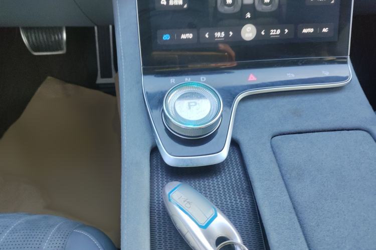 Used VOYAH PASSION 2023 Four-Wheel Drive Standard Edition
