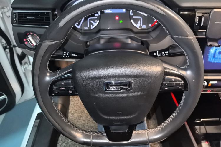 Used Qoros 3 2014 Sedan 1.6T Automatic ZhiZhen Model Steering Wheel