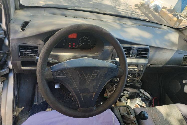 Used Wuling Rongguang 2011 1.2L Base Version
