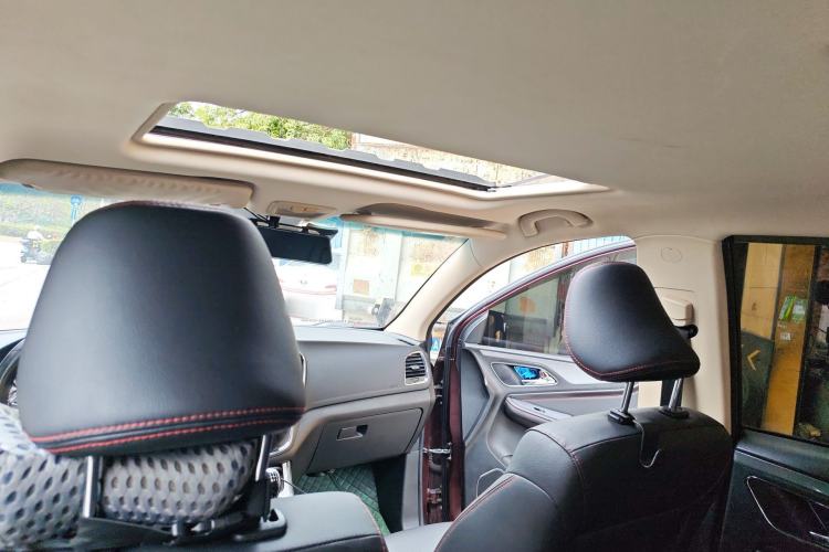 Used Baojun 560 2016 1.8L Manual Luxury Edition