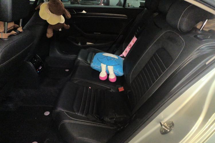 Used Volkswagen Magotan 2020 330TSI DSG Leading Model Left Rear Seat