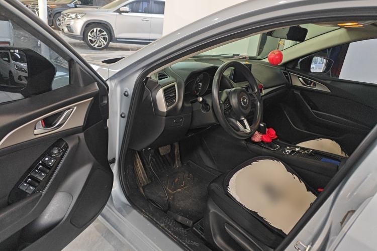 Used Mazda 3 Axela 2017 Sedan 1.5L Automatic Luxury Model Emission Standard China V Driver Seat