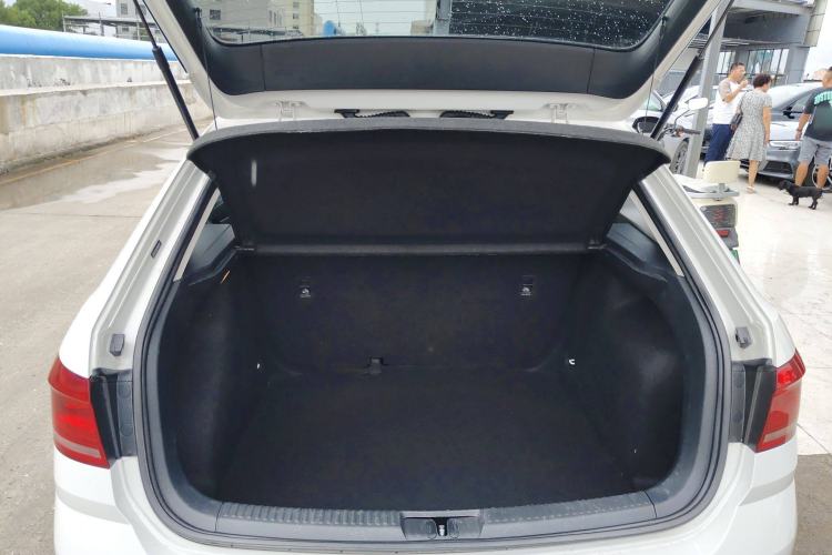 Used Volkswagen Gran Lavida 2017 1.6L Automatic Fashion Edition