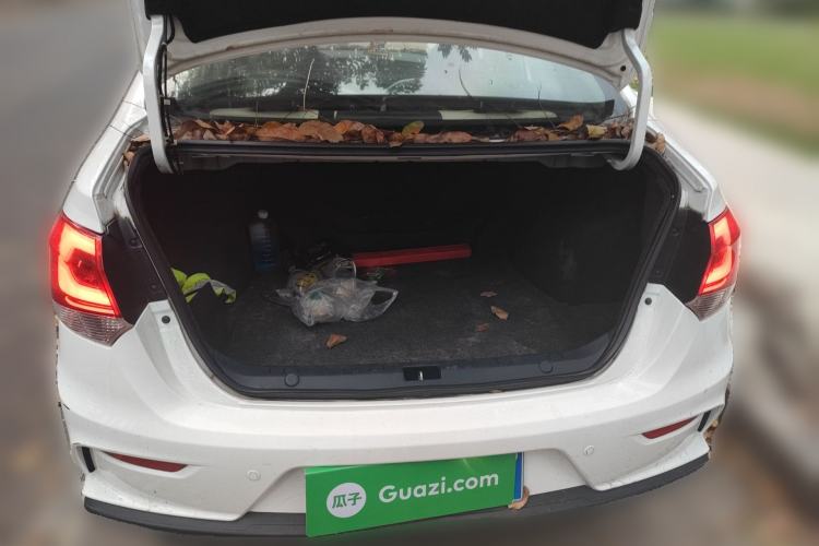 Used Soueast V5 Lingzhi 2017 1.5L Manual New Elite Model Trunk