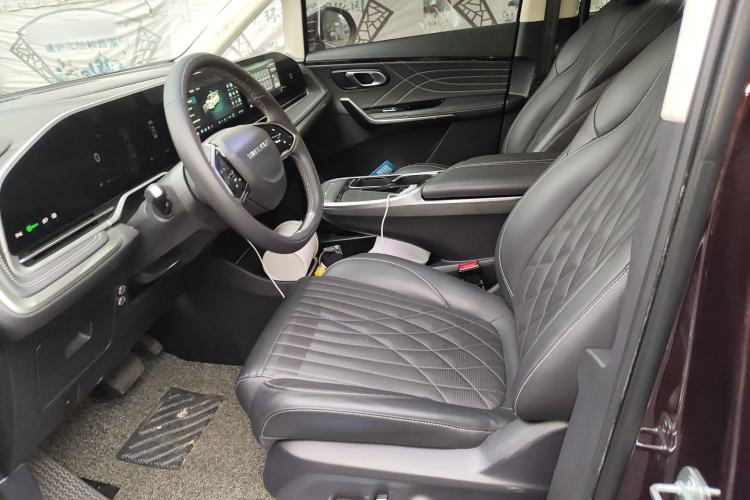 Used SAIC MAXUS G90 2022 2.0T Galaxy Seven-Seater Version
