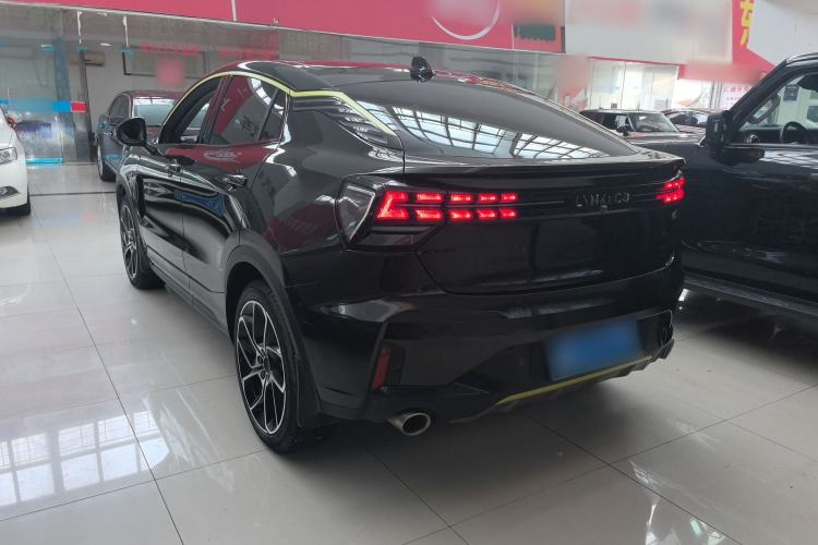 Used Lynk & Co 05 2020 2.0TD Two-Wheel Drive Shine Halo Exterior 5