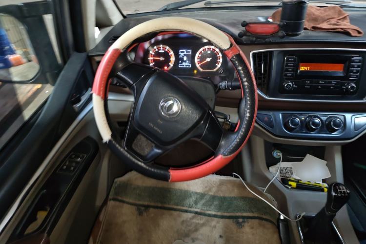 Used FORTHING Lingzhi 2019 Facelifted M5L 1.6L 7-Seater Base Model China VI Standard Steering Wheel