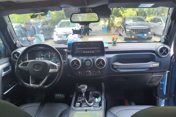 Used BAIC Off-Road BJ40 2019 2.3T Automatic Four-Wheel Drive Ring the Tower Champion Edition China VI Center Console
