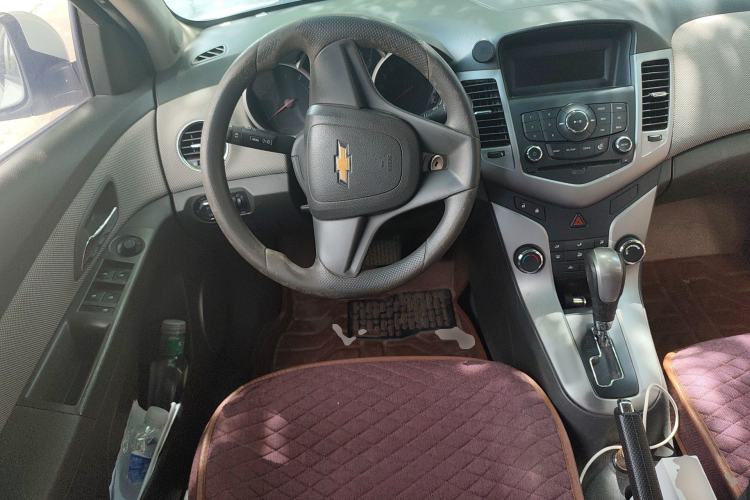 Used Chevrolet Cruze 2013 1.8L SE AT Steering Wheel