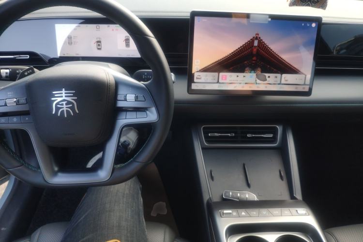 Used BYD Qin L 2025 EV 470KM Leading Edition Center Console