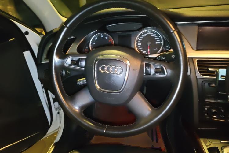 Used Audi A4L 2011 2.0 TFSI Technology Edition Steering Wheel