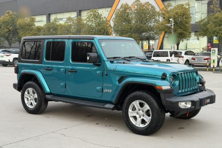 Used Jeep Wrangler 2019 2.0T Sahara Four-Door Version China VI Emission Standard