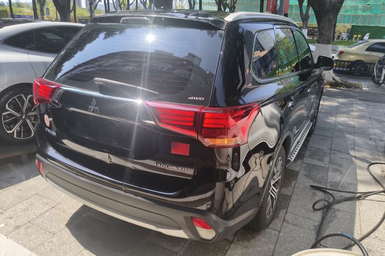 Used Mitsubishi Outlander 2016 2.4L 4x4 Elite Edition 5 Seats
