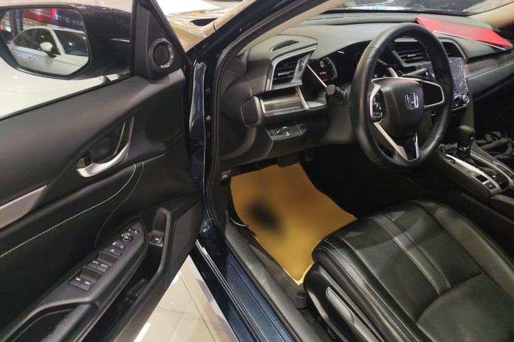 Used Honda Civic 2019 220TURBO CVT Dynamic Edition China VI Driver Seat