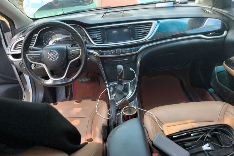 Used Buick GT 2018 18T Automatic Flagship Model Center Console