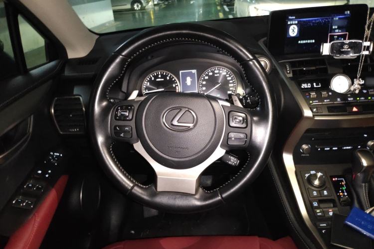 Used Lexus NX 2020 200 Front-Wheel Drive Vmotion Edition China VI Standard Steering Wheel