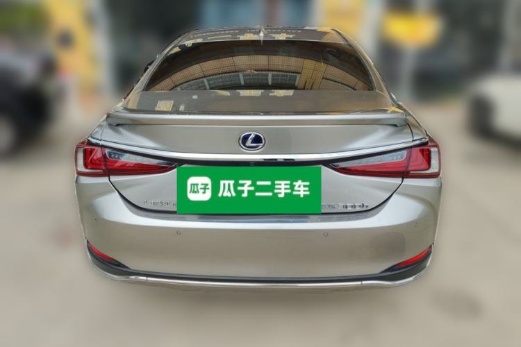 Used Lexus ES 2020 300h Premier Edition