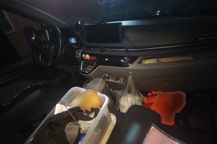 Used SAIC MAXUS Xintu V70 2023 2.0T Elite Edition Automatic Short Wheelbase Low Roof – 5/6 Seats
