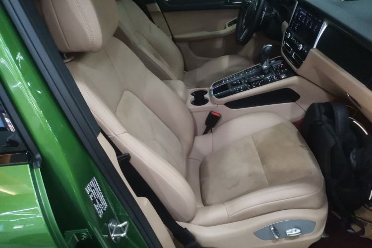 Used Porsche Macan 2018 Macan 2.0T Right Front Seat