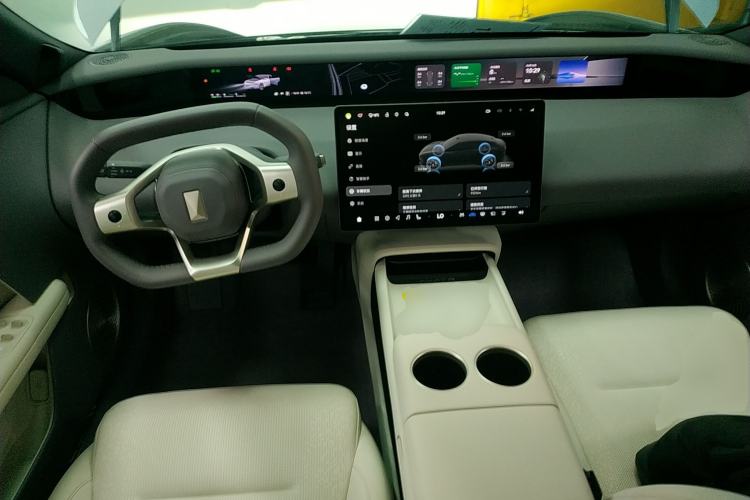 Used Avatr 06 2025 Pro Range-Extended Edition Center Console