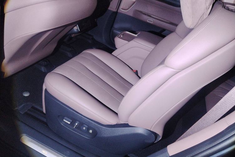 Used Nio ES8 2024 75 kWh Executive Edition