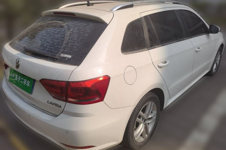 Used Volkswagen Gran Lavida 2015 1.6L Automatic Comfort Edition
