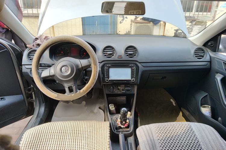 Used Volkswagen Jetta 2015 1.6L Manual Fashion Edition
