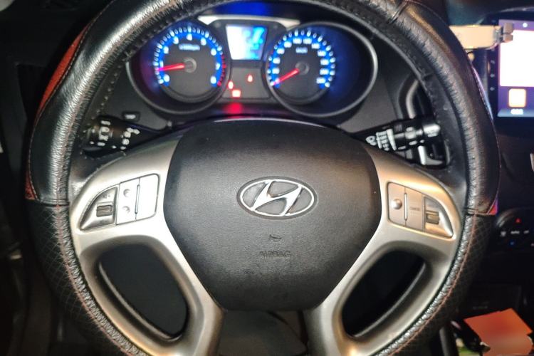 Used Hyundai ix35 2013 2.0L Automatic Two-Wheel Drive Smart GLS China IV Standard Steering Wheel