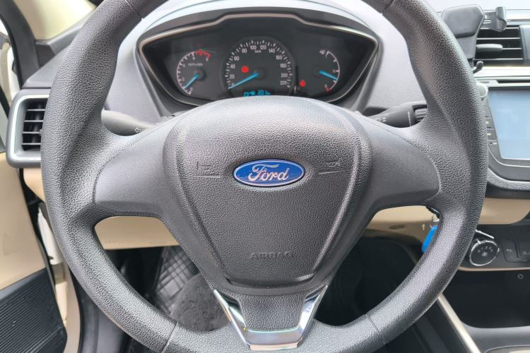 Used Ford Escort 2015 1.5L Automatic Comfort Edition Steering Wheel
