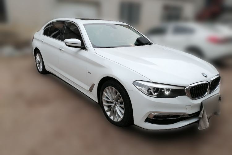 Used BMW 5 Series 2018 530Li Leading Edition Luxury Package Front Right 45 Deg