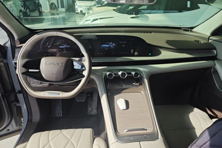 Used EXEED Stellar C-DM 2024 1.5T Long-Range Pro