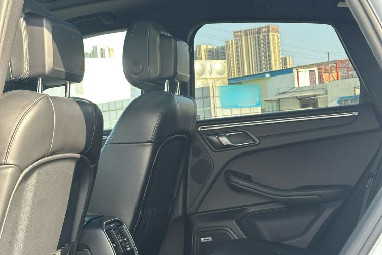 Used Porsche Macan 2017 Macan 2.0T Exterior 9