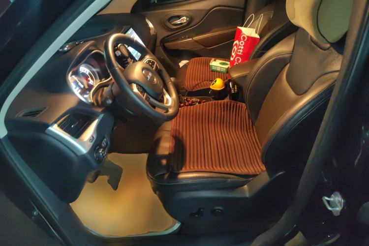 Used Jeep Cherokee 2017 2.4L Leading Edition
