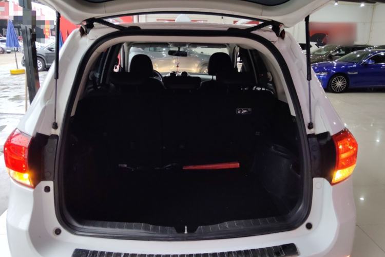 Used Haval H6 2016 Upgraded Model 1.5T Manual Two-Wheel Drive Elite Version
