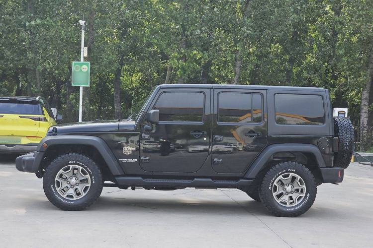 Used Jeep Wrangler 2013 3.6L Sahara Four-Door Edition